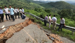 Hơn 30 điểm sạt lở nghiêm trọng, quốc lộ 28B tê liệt hoàn toàn