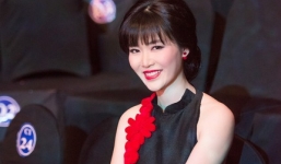 Nhan sắc rạng ngời tuổi 41 của Hoa hậu bị em họ tố cướp chồng