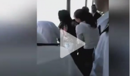 Điện thoại rơi xuống hồ, cô gái gào khóc đòi nhảy xuống 'giải cứu'