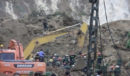 Xót xa khi tìm thấy hai phần thi thể của nạn nhân vụ lở đất ở Hòa Bình 