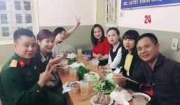 Vợ Xuân Bắc vui vẻ đi ăn với nhà Tự Long sau scandal với diễn viên Kim Oanh