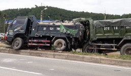 Thi thể tài xế kẹt cứng trong cabin sau cú đâm đuôi xe ben dừng trên quốc lộ