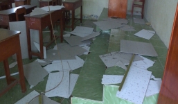 Sập trần phòng học, 9 học sinh tiểu học nhập viện