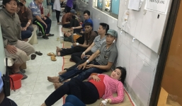 Hàng trăm công nhân đau bụng sau bữa ăn chiều, nhiều người bất tỉnh