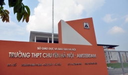 Hiệu trưởng trường chuyên Amsterdam phủ nhận thông tin trường bán thuốc lá