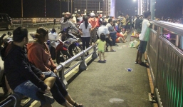 Lái ô tô chở bạn lên cầu rồi người đàn ông nhảy sông Hàn tự tử