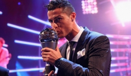 Ronaldo ngạo nghễ nhận ngôi số một, Real Madrid 'càn quét' đêm trao giải FIFA