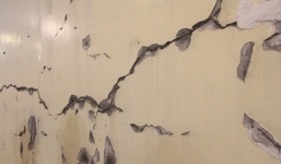 Hàng loạt vết nứt xuất hiện, đơn vị quản lý vẫn nói hầm Hải Vân an toàn?