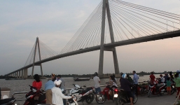 Người đàn ông nhảy xuống sông Tiền tự vẫn để lại biên lai thu viện phí 