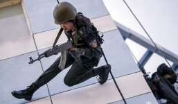 Báo Trung thán phục trình độ của các nữ cảnh sát đặc nhiệm Việt Nam