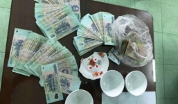 Khởi tố 11 đối tượng đánh bạc tại nhà công an xã