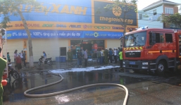 Chập điện, siêu thị Điện Máy Xanh bị thiêu rụi