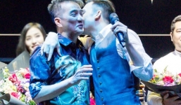 Dương Triệu Vũ công khai hôn Đàm Vĩnh Hưng trước tin đồn tình ái