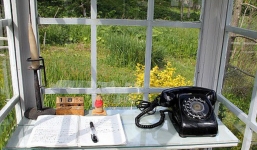 Sự thật bất ngờ về chiếc điện thoại dùng để 'liên lạc' với người đã khuất