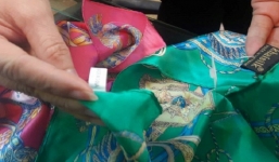 Dân làng dệt lụa Nha Xá gần 5 năm không bán sản phẩm nào cho Khải Silk