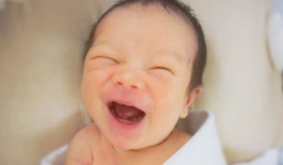 Người mẫu với thân hình bốc lửa 'phanh phui' sự thật trần trụi các mẹ phải đối mặt sau sinh