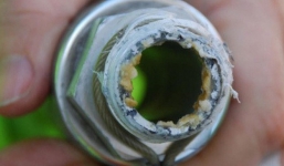 Tiếp viên hàng không tiết lộ lý do tại sao bạn phải suy nghĩ kỹ trước khi uống nước trên máy bay