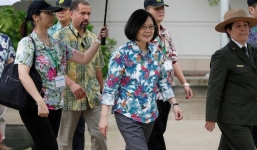 Báo Trung Quốc đòi 'dạy dỗ Đài Loan một trận' sau khi bà Thái tới Mỹ