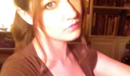 iPhone đang bí mật lưu trữ ảnh 'nóng' của các bạn nữ trong một thư mục ẩn?