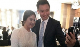 Hình ảnh Song Hye Kyo thoải mái đi giày cao 12cm đập tan tin đồn bầu bí?