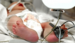 Cha mẹ kỳ thị y học hiện đại, tự chữa bằng cây cỏ, con trai chết oan vì viêm màng não