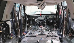 Land Rover bạc tỷ tan tành vì 1 con chuột: Đấu trí suốt 5 ngày không bắt nổi 'thủ phạm'