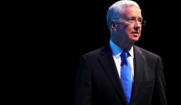 Bộ trưởng Quốc phòng Anh từ chức vì bê bối tình dục