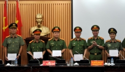 Bí thư Thành ủy khen thưởng công an phá nhanh vụ giết người tại chung cư