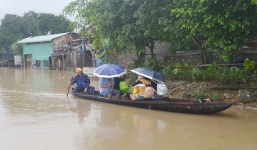 Bão Damrey giật cấp 15 chưa đổ bộ đã có người chết và mất tích