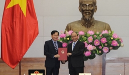 Thủ tướng chúc 2 tân Thành viên Chính phủ “xuống Đông, Đông tĩnh, lên Đoài, Đoài yên”