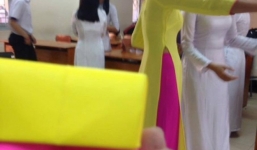 Xem xong bộ ảnh 'mix&match' bá đạo trang phục của giáo viên, chỉ còn biết quỳ!