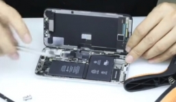 Đã có video 'mổ bụng' iPhone X đầu tiên trên thế giới - Xuất hiện tới 2 viên Pin trong máy
