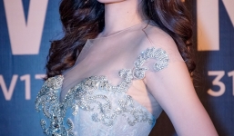 Mặc kệ nhan sắc bị ném đá dữ dội, Tân Hoa hậu Đại dương 2017 vẫn tự tin lộ diện giữa sự kiện