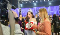 Hé lộ lý do giúp Khánh Ngân xuất sắc đăng quang Hoa hậu Hoàn cầu 2017