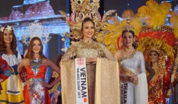 Khánh Ngân xuất sắc vượt qua 61 đối thủ đăng quang Miss Globe (Hoa hậu Hoàn cầu 2017)