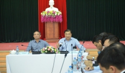 Họp khẩn trước giờ khai mạc APEC, Bí thư Đà Nẵng: Đang họp mà bị dột nước thì đẹp mặt!