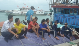 Cứu sống 19 ngư dân gặp nạn trên biển
