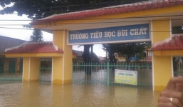 Thủy điện xả lũ, Quảng Nam, Đà Nẵng trắng xóa nước lũ