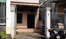 Ngăn cản chồng đòi tự vẫn, vợ bị đâm tử vong