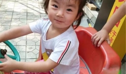 Bận lo tang sự cha mẹ không biết con gái 2 tuổi mất tích, khi tìm thấy bé đã tử vong