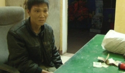 Con nghiện lợi dụng mưa lũ dùng dao khống chế cướp taxi bất thành