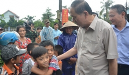 Chủ tịch nước Trần Đại Quang vào thăm người dân vùng rốn lũ Đà Nẵng