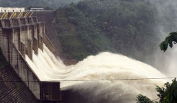 Quảng Nam: Yêu cầu thủy điện ngừng xả lũ khẩn cấp để giải cứu 15 người dân