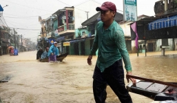 Nhà ca sĩ Quang Linh ở Huế bị ngập nặng trong nước lũ