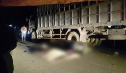 Chở vợ cùng hai con nhỏ đâm vào xe tải, cả gia đình thương vong