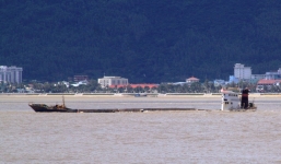 Khẩn trương trục vớt tàu chìm trên biển Quy Nhơn, ngăn chặn thảm họa dầu tràn