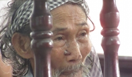 Tòa miễn hình phạt cho cụ ông 84 tuổi bị các con đòi bỏ tù