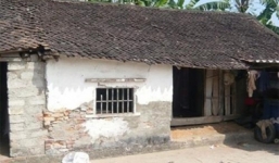 Kỷ luật 5 cán bộ vụ ghép vợ vào hộ khẩu cận nghèo để hưởng chế độ 