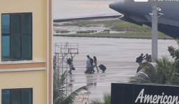 Đặc vụ Mỹ vừa xuống sân bay Đà Nẵng, mang theo chó nghiệp vụ và thiết bị chuyên dụng