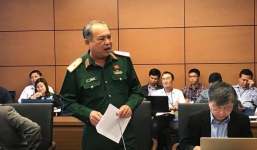 Không nên nhận đơn thư tố cáo với cán bộ đã nghỉ hưu?